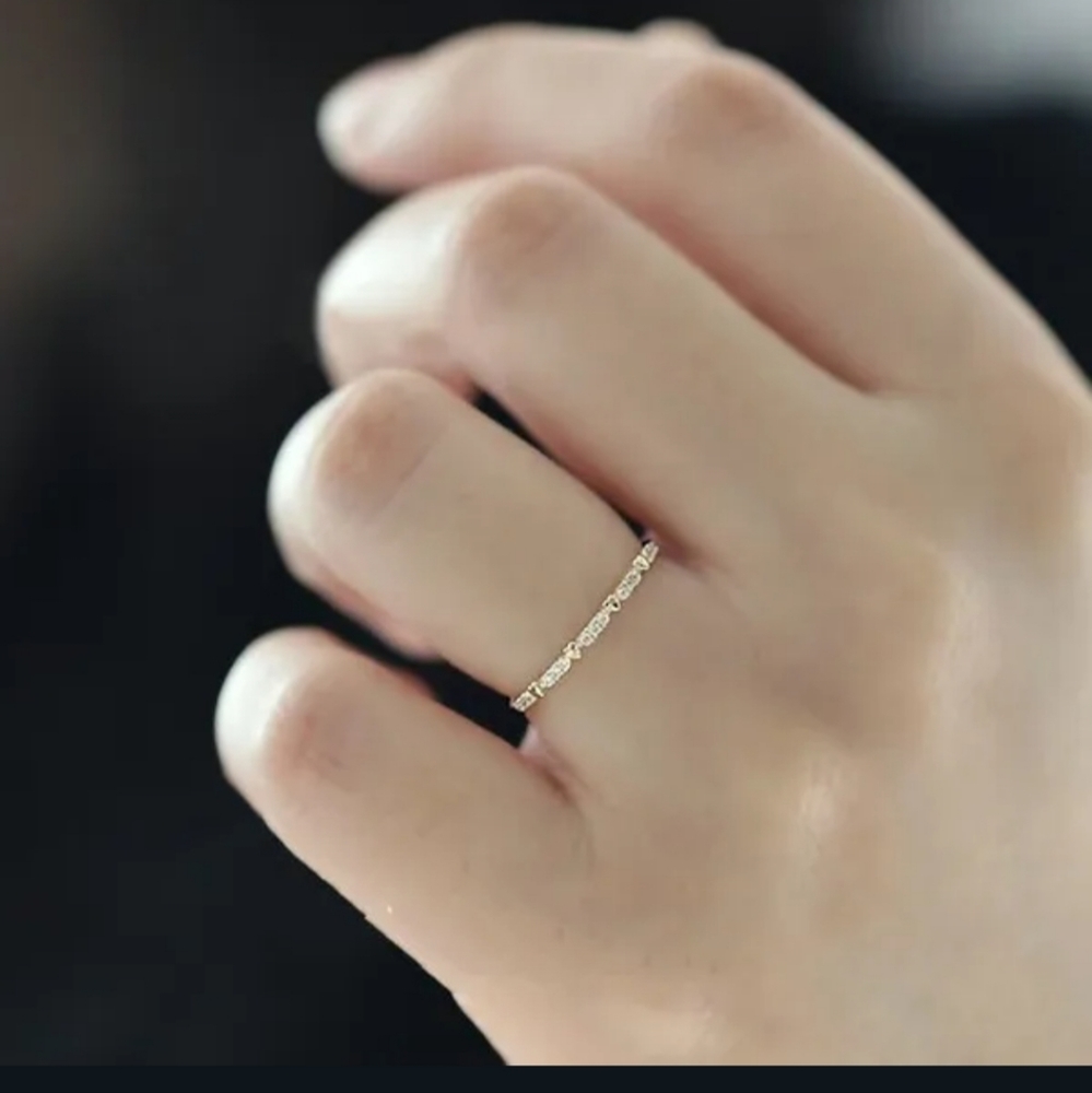 ππNEWππPRETTY!! Dainty Gold Ring with Tiny Hearts and Rhinestones ππ - Picture 5 of 13